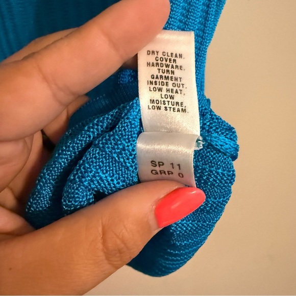 St John Women’s Blouse Tank Blue Viscose Ribbed Size Large Sleeveless - Picture 4 of 8